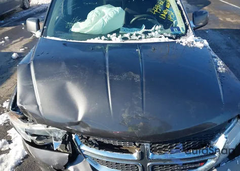 2017 Dodge Journey Sxt z USA, uszkodzony, nr VIN 3C4PDCBG3HT537572